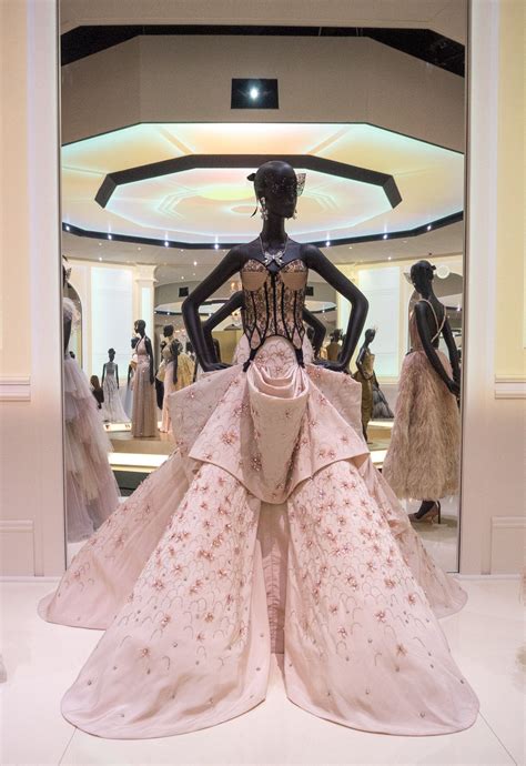 WATCH: Gay designer Christian Dior’s luxurious fashion  